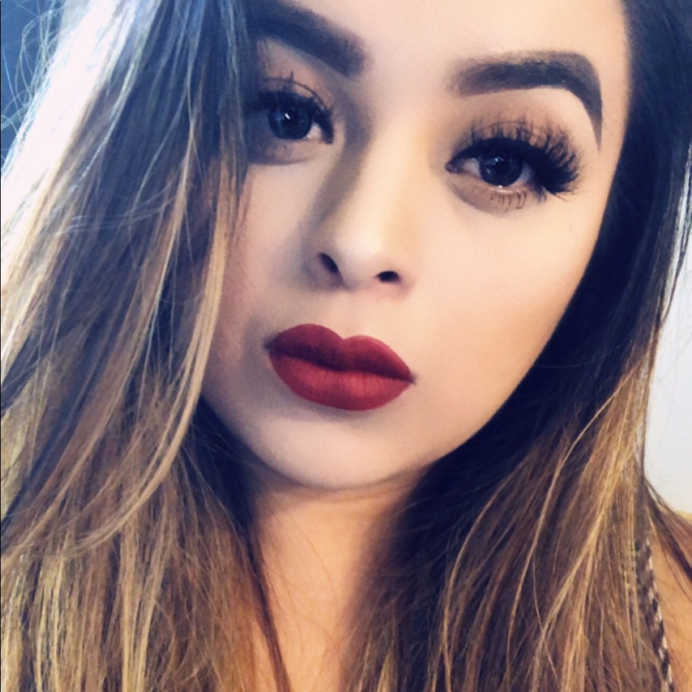 Meet your Posher, Leslie